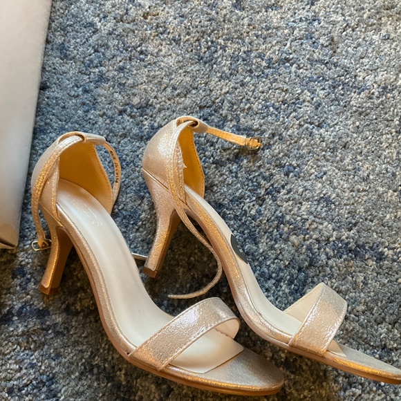 Wedding gold heels from David’s Bridal - Picture 3 of 10